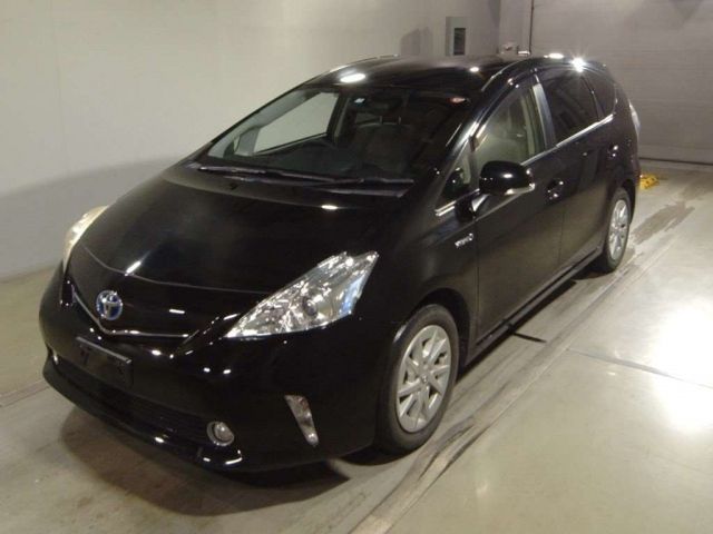 222 Toyota Prius alpha ZVW41W 2013 г. (TAA Tohoku)